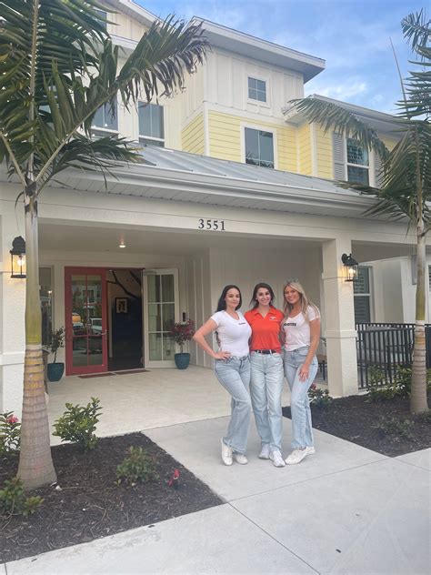 Fort Myers Hooters Employees Visit Valarie’s House New Home - Fort
