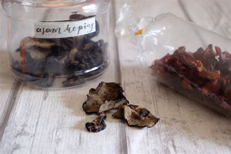 If ye are in a state of ceremonial impurity, bathe your whole body. Petua Hilangkan Kerak Hitam Pada Kuali | BuzzKini