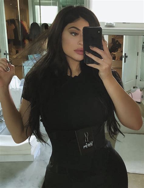 Kylie Jenner A New Selfie The Hollywood Gossip