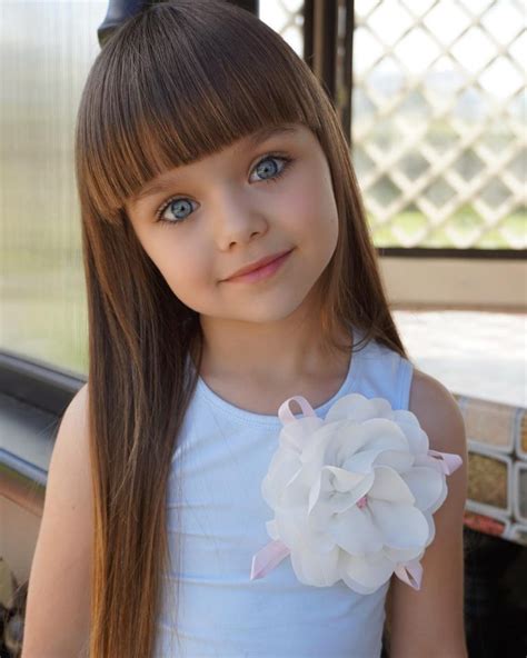Garotinha Russa De Apenas 6 Anos é Considerada A Menina Mais Bonita Do