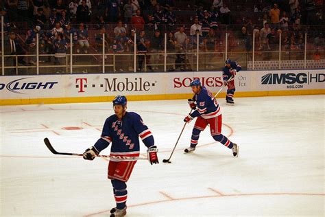 10 Best Places to Watch a Hockey Game