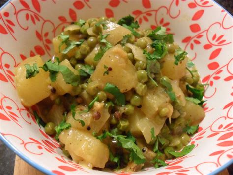 Curry De Pommes De Terre Et Petit Pois Cilantro