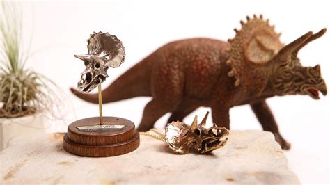 Fire And Bone 6 Tiny Metal Dinosaur Skulls And Fossils Dinosaur Fossils