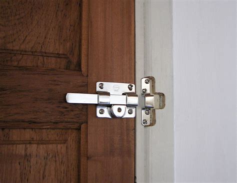 It can sometimes be beneficial to have a select room in the house as a safe place in case of an emergency. Bedroom door knob with key lock - Door Knobs