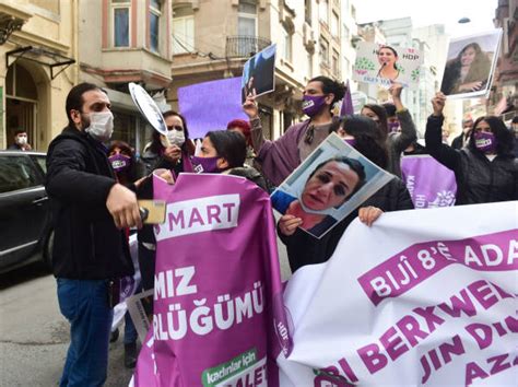 De dag in het teken van strijdbaarheid en het gevoel van solidariteit van vrouwen overal ter wereld. Politie verhindert HDP vrouwenbijeenkomst in Istanbul ...