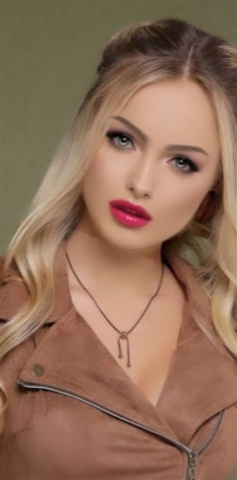 Pin By Osman Aykut71 On Ultra Hd 4k Gorgeous Blonde Blonde Girl