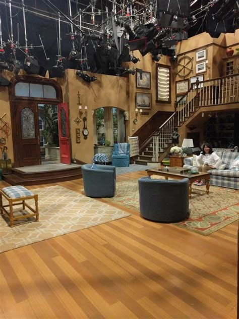 Behind The Scenes On The Fuller House Set The Domestic Geek Blog