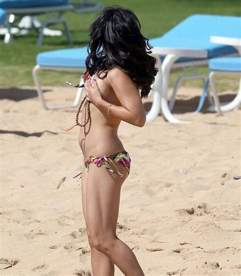 Disney Star Universe Vanessa Hudgens Bikini Malfunction In Hawaii