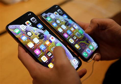 Apple Cuts Production Orders For All Three New Iphone Models Wsj By