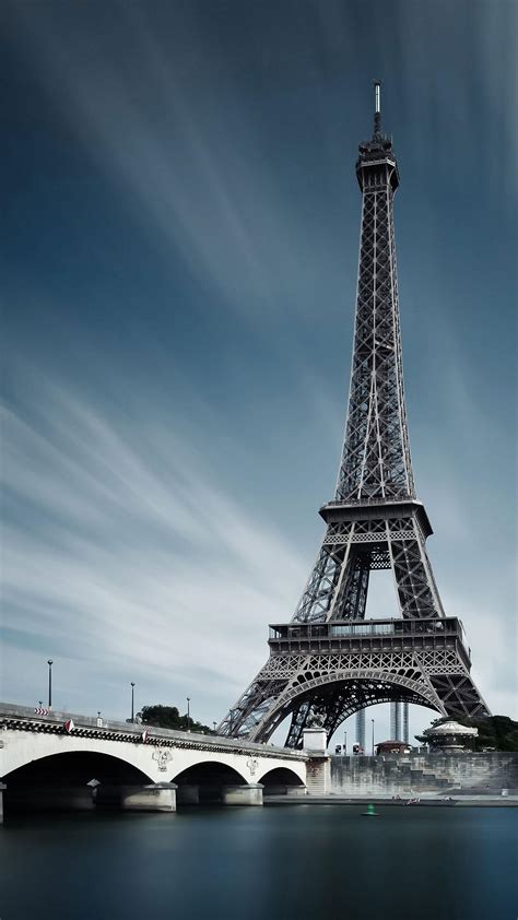 Eiffel Tower Blue Background Animasi Materi Belajar Online