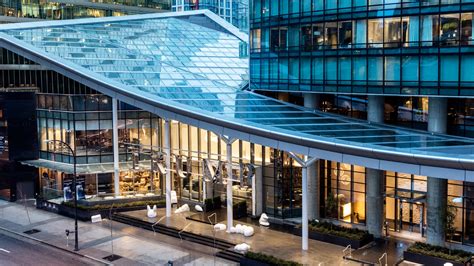 Want to Break into Real Estate? Here Are 4 Tips From a Rockstar