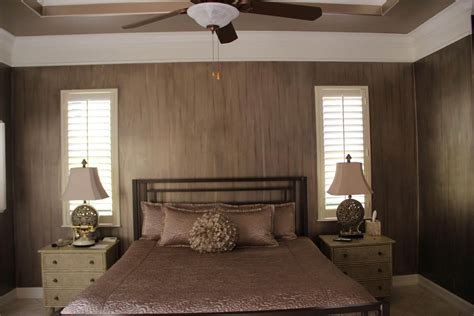 These 18 beautiful ceiling decoration ideas can add architectural interest, color, and pattern to an otherwise boring ceiling. What Color Should I Paint My Tray Ceiling? - Ron's Painting