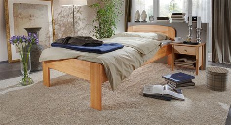 Einzelbett kaufen & selbst zusammenstellen. Seniorenbett aus Buche in Komforthöhe - Bett Zürich