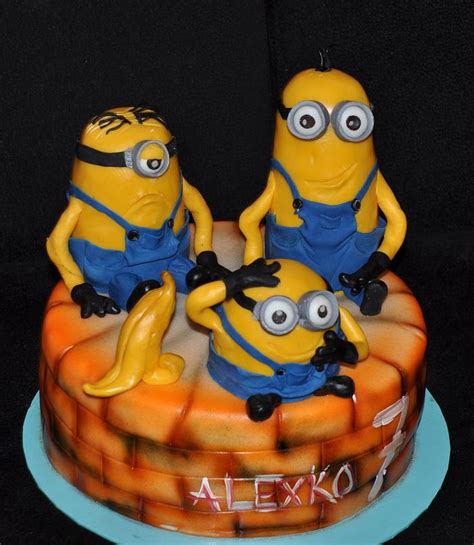 Minions Cake Decorated Cake By 59 Sweets Cakesdecor