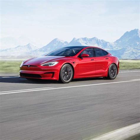 Tesla Model S Plaid Worlds Fastest Car With Rectangular Steering