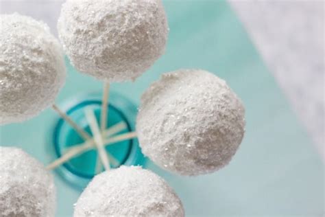 How To Make Sparkle Snow Texture Balls Christmas Crafts For Ts