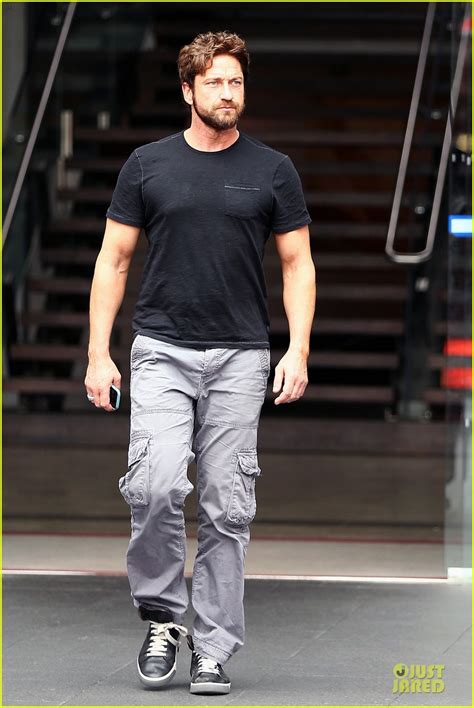 gerard butler oozes major sex appeal with tight black t shirt photo 3087147 gerard butler