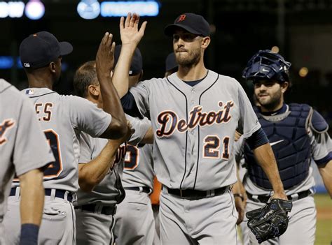 Detroit Tigers Rick Porcello Stands Third In Final Vote Balloting To