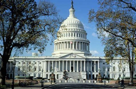 The washington monument and the lincoln memorial lie to the. Balboa Pacific and Federal Government