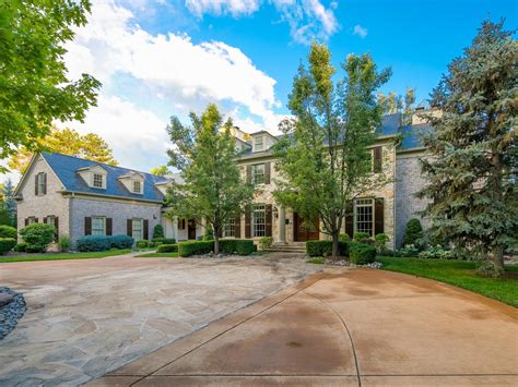 Effortlessly Luxurious Estate In The Polo Club Neighborhood Of Denver