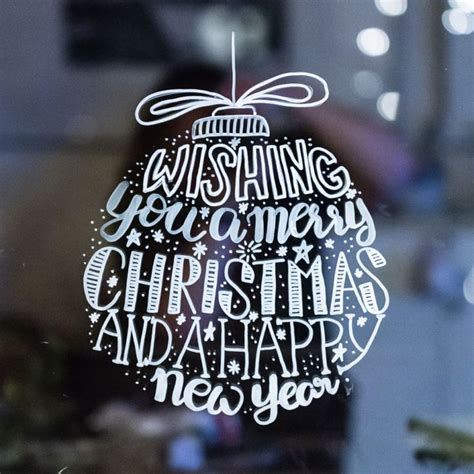 Mit dem kreidemarker die linien nachzeichnen Lettering Weihnachtskugel als Fensterbild Vorlage | MrsBerry Kreativ-Studio | Fensterbilder ...