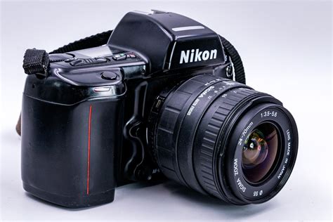 Nikon N90s 35mm Slr Camera With Sigma Zoom 24 70mm F35 56 Lens