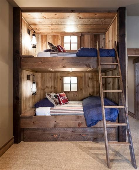 La struttura viene rinforzata con quattro viti nella parte interna ed esterna, lo spazio tra il letto sotto e quello sopra è di 66 cm. design rustico in legno per camera da letto nel 2019 ...