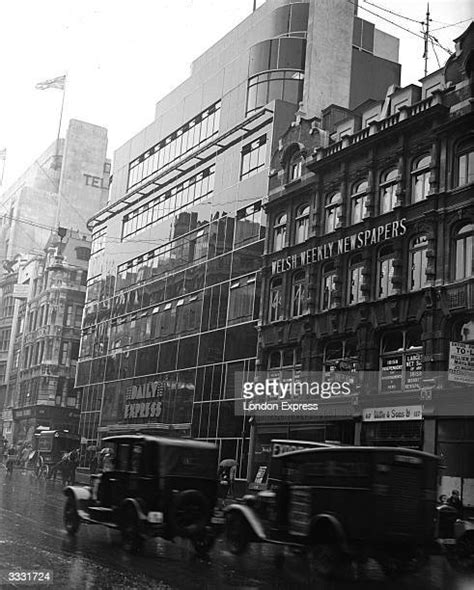 Cars On Fleet Street Photos And Premium High Res Pictures Getty Images