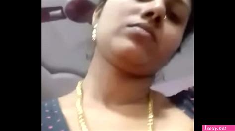 Kerala Aunty Boobs Show Sexy Pics