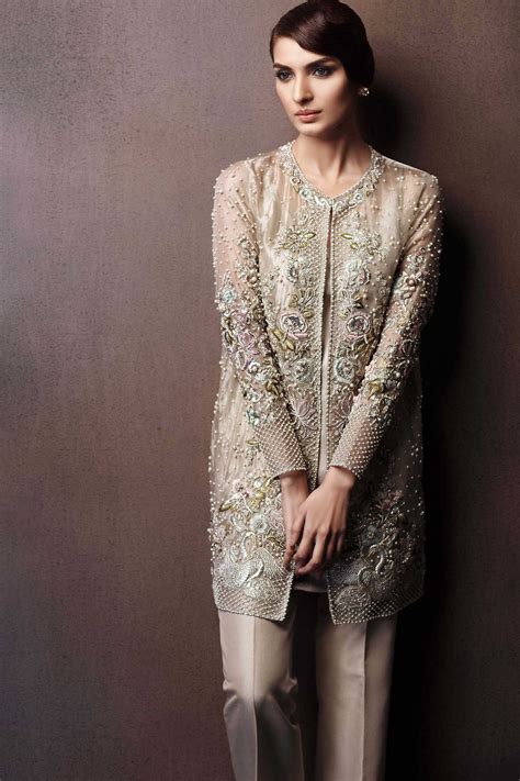 If the wedding is formal and in the evening, wedding guests should wear long elegant dresses. Pakistani Party Wear Embroidered Shirts 2018-2019 Latest ...