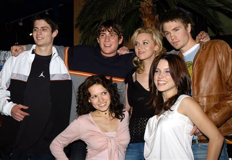 How The Cast Of One Tree Hill Looked In Their First And Last Episodes