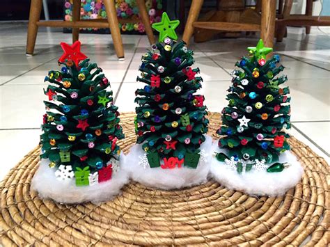 Decorate Pinecone Christmas Trees Crafty Morning