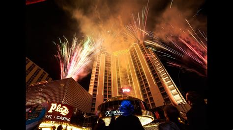 New Years Eve 2020 Party And Fireworks In Downtown Las Vegas Youtube