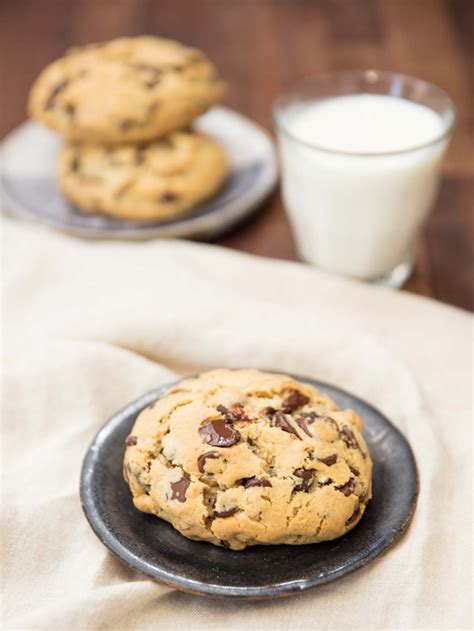 How To Make Thick Chocolate Chip Cookies La Levain Thick Chocolate