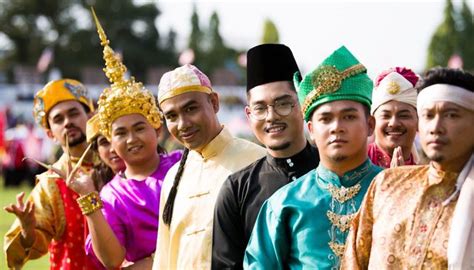 Maybe you would like to learn more about one of these? Perpaduan kaum asas keharmonian Malaysia | Sarawakvoice.com