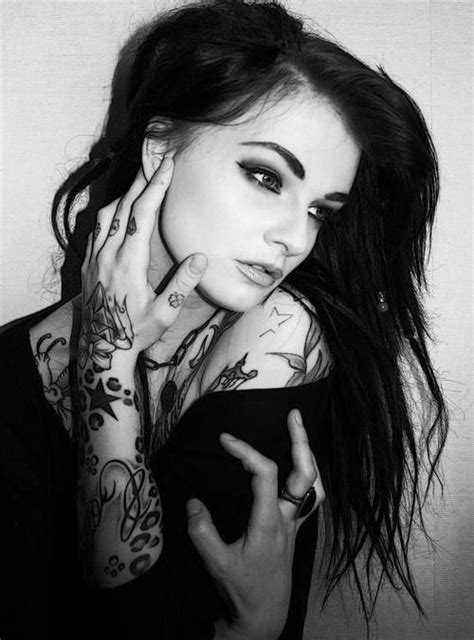 Dresay Girls With Tattoos