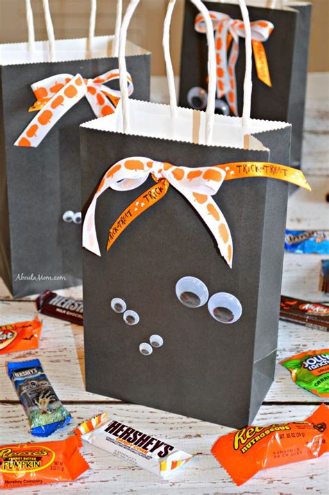 Diy Halloween Treat Bags And A Halloween Candy Cookie Bars