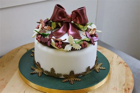 No creaming, beating or soaking of fruit required! Christmas cake decoration ideas beautiful | creatife my blog