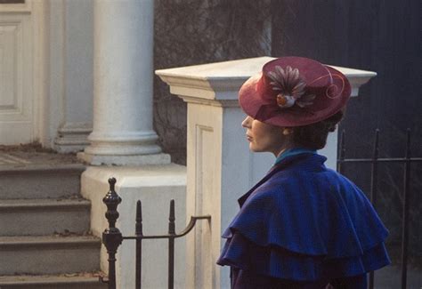 First Look At Emily Blunt As Mary Poppins Eat Play Rock