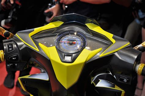 Boon siew arranged to meet with mr. Boon Siew Honda Launches New Dash 125 Motorcycle; Priced ...