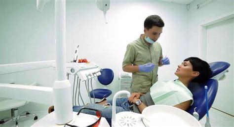 Pakai duta artis, produk dah keluar paper, majalah, radio semua pun masih boleh bagi sampai 50% dengan hanya daftar jadi stokis/agent? 10 Tanda Anda Harus ke Dokter Gigi | Medkes