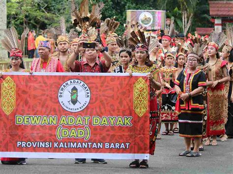 Semarak Parade Kebudayaan Kalbar Tahun 2022 Borneotribun