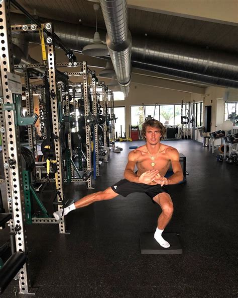 Top Photos Zverev Hits The Gym Shirtless Tennis