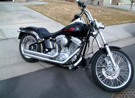 Harley pillion pad / passenger seat. Have pict of Corbin Hollywood solo seat on Softail ...