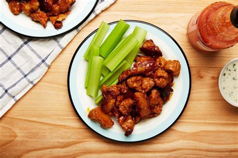 One batch of seitan tenders should make about 25 to 30 wing sized pieces. Easy Vegetarian "Hot Wings" with Seitan | Recipe in 2020 ...