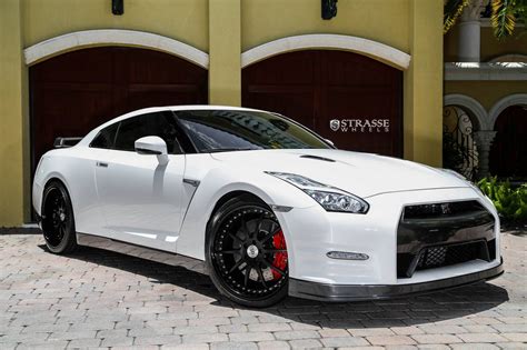Pearl White 2015 Nissan Gt R Black Edition With R10 Strasse Wheels