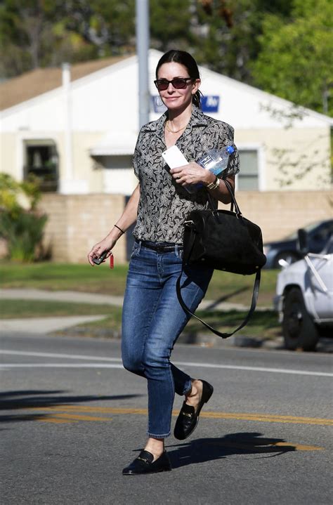 Courteney Cox Street Style Out In La 2112016 Celebmafia