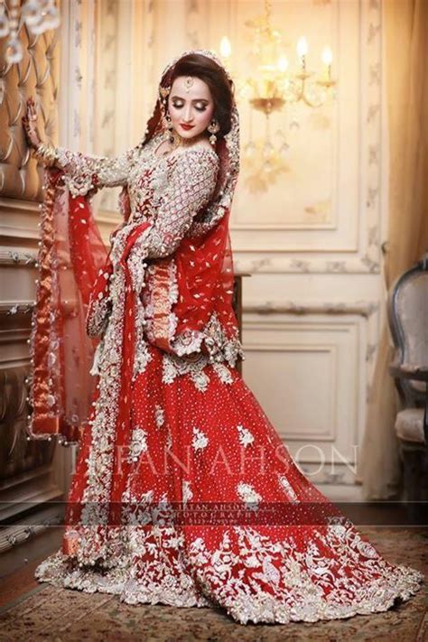 Pin By Putri Apriliani On Pakistan Pakistani Bridal Lehenga Latest Bridal Lehenga Bridal
