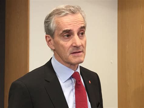 Støre served as minister of health and care services from 2012 to 2013 and minister of foreign affairs from 2005 to 2012. Jonas Gahr Støre: - Dypt urimelig at noen med min økonomi ...