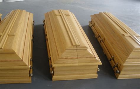 Portugal Style Coffin High Gloss Lacquer Paulownia Wooden Coffins